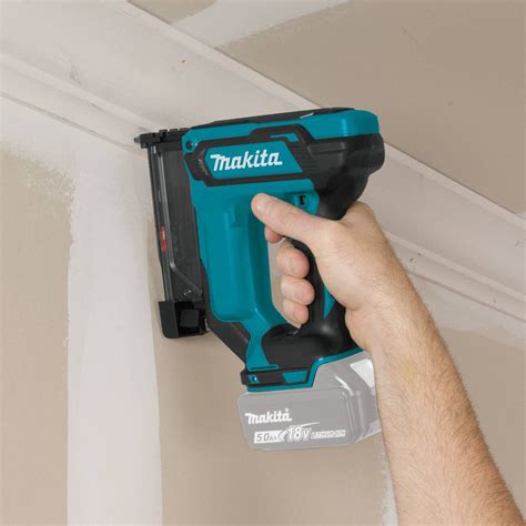 Makita Cordless Nail Gun 18v Dc 420c76xtp02z Grainger