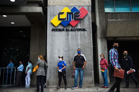 CNE reubica centros de votación a tan solo horas de la elección