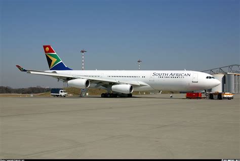 Airbus A340 211 South African Airways Aviation Photo 0332333