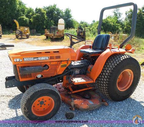 Kubota B9200 Tractor Kubota B9200 Purple Wave Inc On