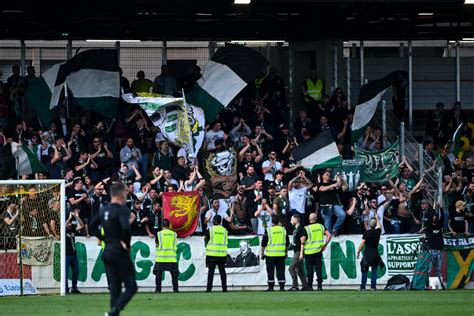 樂 Le Vert interdit au stade de Rodez