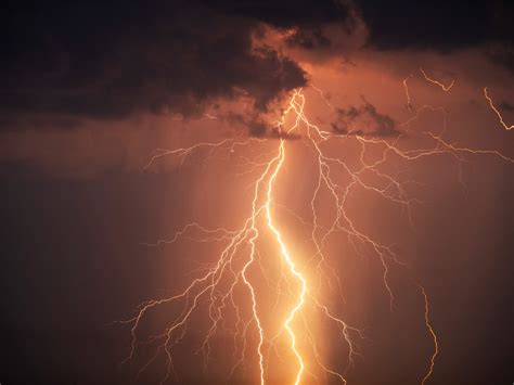 Astronomy Photographer Captures Lightning Storm With Telescope And The