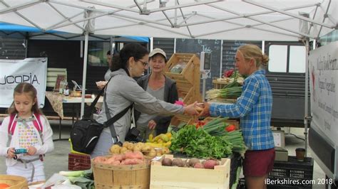 Williamstown Farmers Market Returns Saturday Morning / Williamstown.com