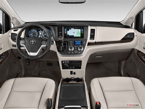 2016 Toyota Sienna Interior | U.S. News & World Report