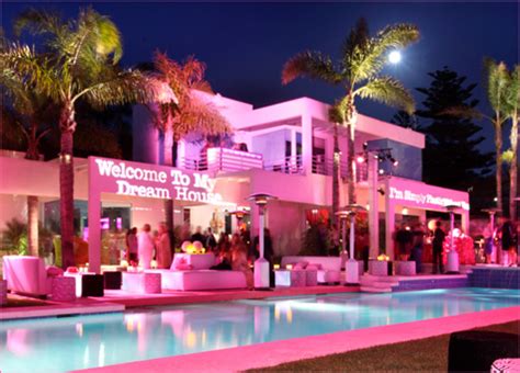 Great House Interior: pink house