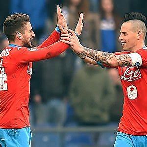 Napoli sempre più capolista Sampdoria battuta 4 2 la Repubblica