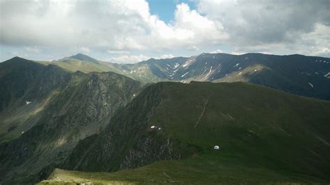 Fagaras mountains hiking trails - Hikeheaven