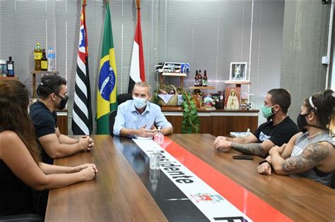 Prefeito recebe atletas prudentinos que são destaques nacionais em