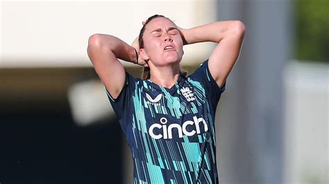 England All Rounder Alice Capsey Returns Home After Breaking Collarbone