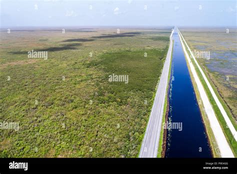 Tamiami trail us route 41 highway canal hi-res stock photography and images - Alamy