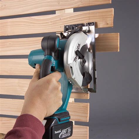 Makita DSS501Z Cordless Circular Saw 18V Body Only Axminster Tools