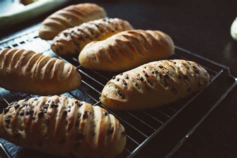 5 Pilihan Roti Daun Bawang Untuk Inspirasi Masakan Umami