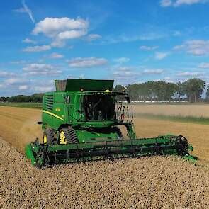 Graan Graszaad Dorsen Met De John Deere T670i Van Varik