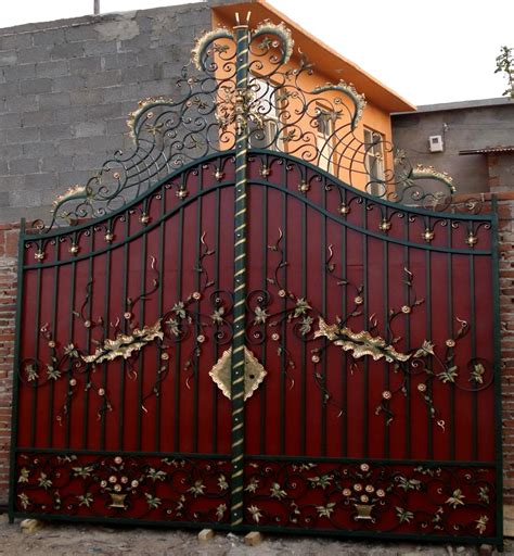 Iron Double Gate with Arch - Metropolitan Galleries Inc.