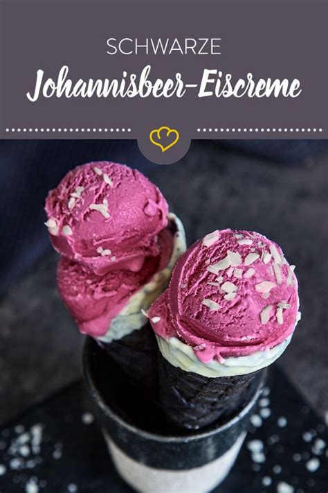 Schwarze Johannisbeer Eiscreme Knallpinkes Dessert In Der Waffel