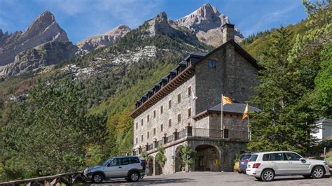 El Espectacular Parador De Arag N En Uno De Los Valles M S Bonitos De