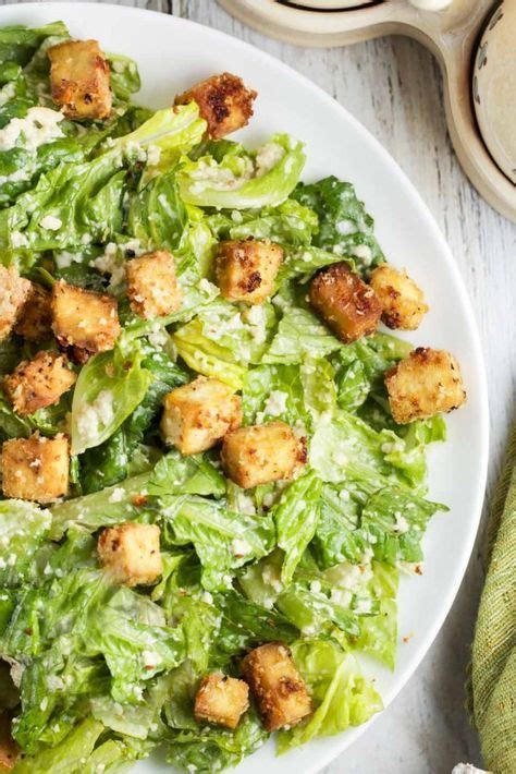 Vegan Caesar Salad W Sesame Tofu Croutons Veggie Chick Recipe Delicious Salads Vegan Side