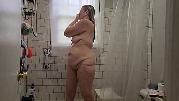 Sexy MILF Vee Cleans Herself And Jacks Off XNXX