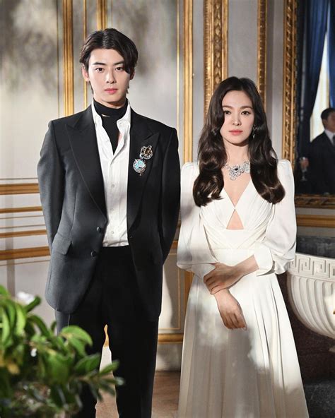 ซมลคสวยเลอคาของ Song Hye Kyo ขณะรวมงานกาลาดนเนอรแบรนด Chaumet