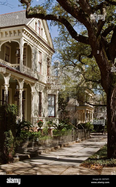 Garden district new orleans hi-res stock photography and images - Alamy