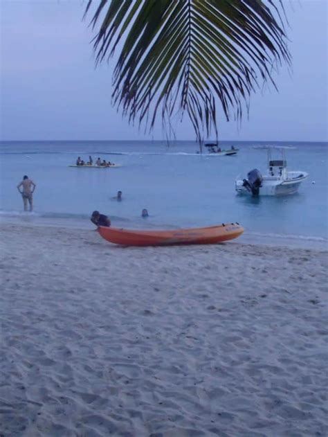 Top Things To Do In Roatan Honduras Mommy Travels