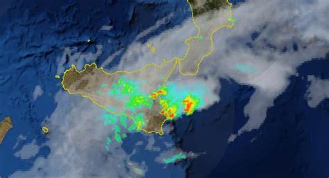 Allerta Meteo Al Sud Si Inizia A Fare Sul Serio Violento Nubifragio A