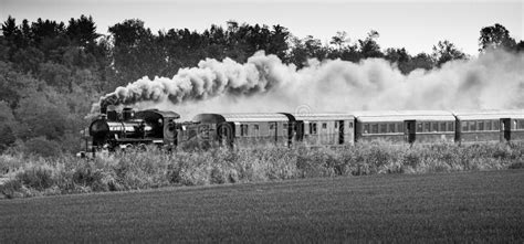 Historische Trein Met Stoomlocomotief Stock Afbeelding Image Of