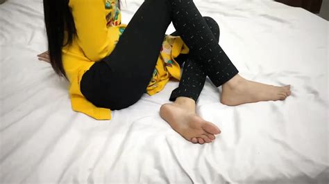 Indian Desi Slim Girl Seduces Delivery Boy While He Was Delivering Product Ass Ride And Pussy