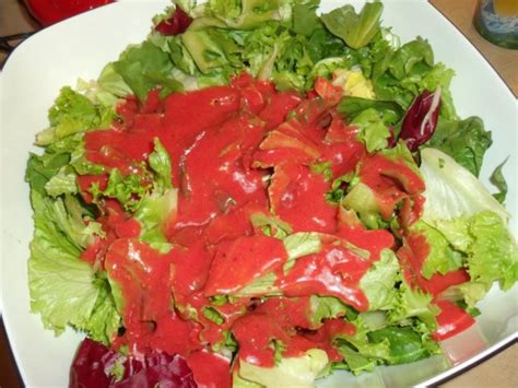 Blattsalat Mit Erdbeer Joghurt Dressing Rezept Kochbar De