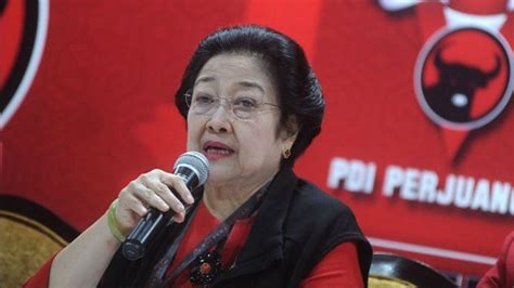 Megawati Pimpin PDIP Dalam Rapat Untuk Kampanyekan Gerakan Menanam Pohon