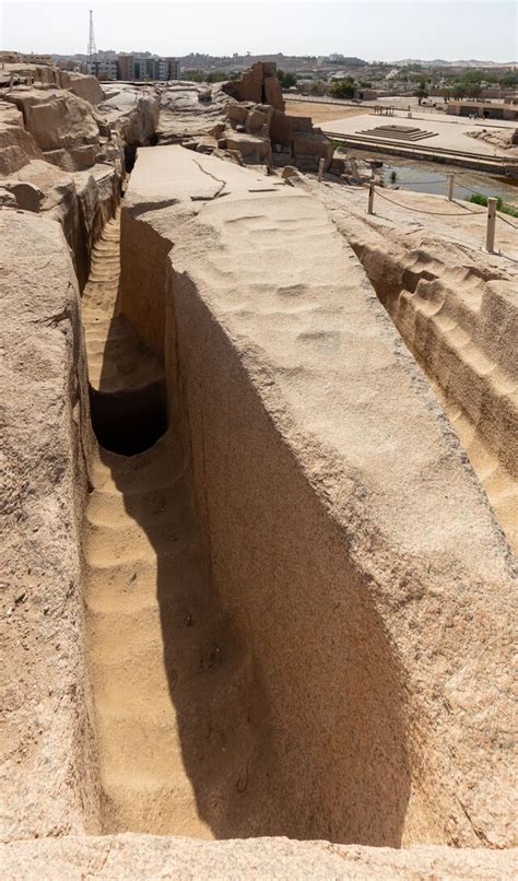 Obelisco Inacabado Asu N Egipto Dd