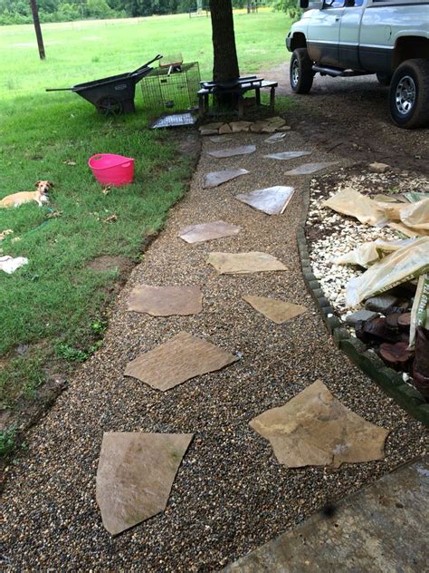 Diy walkway. Pea gravel from lowes and flagstone. Total cost $35 | Diy ...