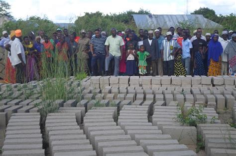 Wananchi Wa Namiungo Tunduru Wajipongeza Kwa Ufyatuaji Matofali Ya