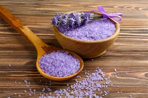 Premium Photo Sea Salt With Lavender On Wooden Background