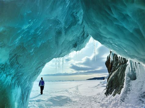 Exploring Lake Superior Ice Caves - Lake Superior Circle Tour