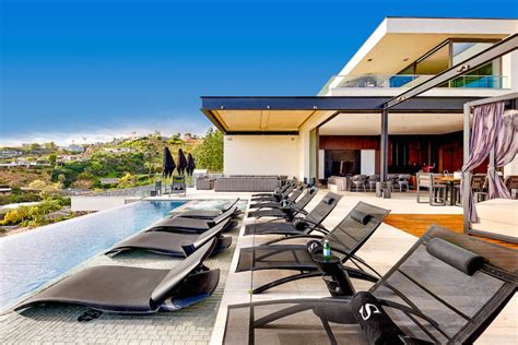 Strat House Villas In Los Angeles Haute Retreats