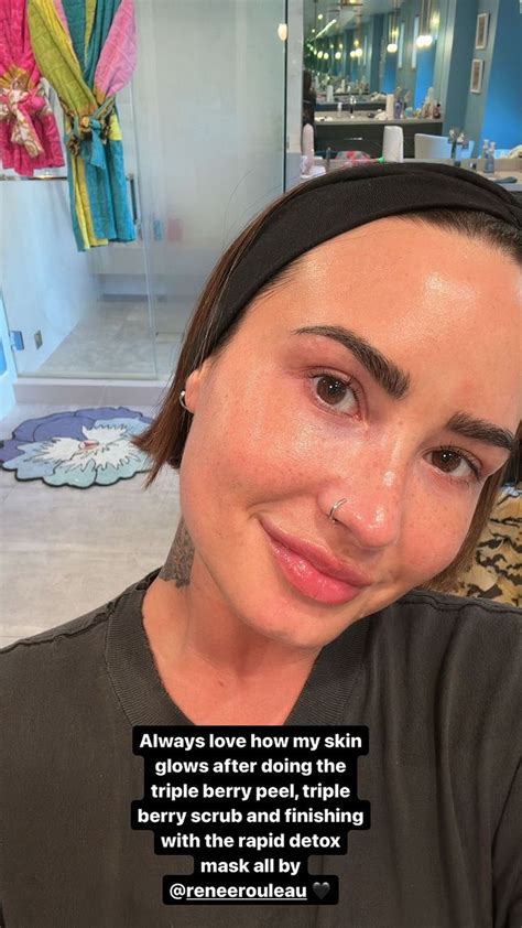 Demi Lovato Posa Sem Maquiagem Ap S Tratamento Est Tico Pele