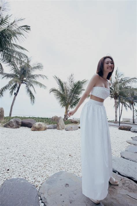Xé mác ngọc nữ Ninh Dương Lan Ngọc tự tin diện loạt bikini nổi loạn khó ai đọ lại