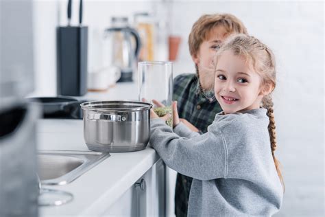 Notre Top Des Trucs Pour Cuisiner En Famille Vie De Parents