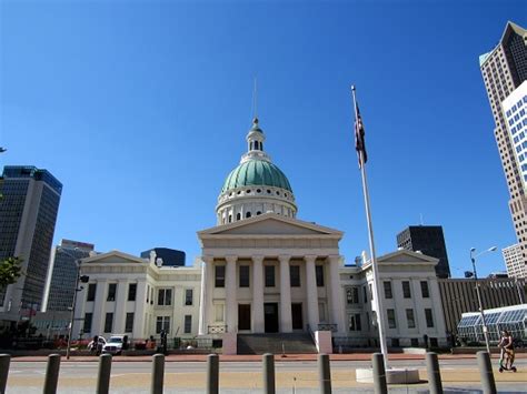 Old-Courthouse | Wine and History Visited