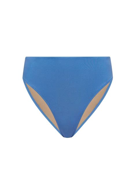 7 Hot Sexy Iza Lach Bikini Pics