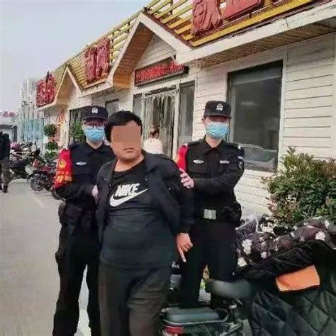 运城一男子在南风广场偷电动车，被当场抓获违法