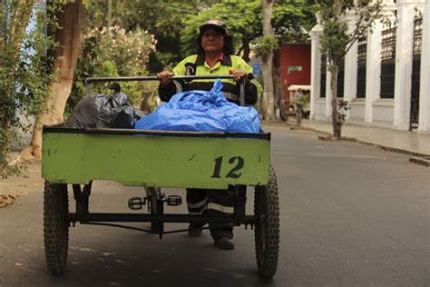 LOS RECICLADORES EN LIMA SON LOS NUEVOS TRABAJADORES VERDES