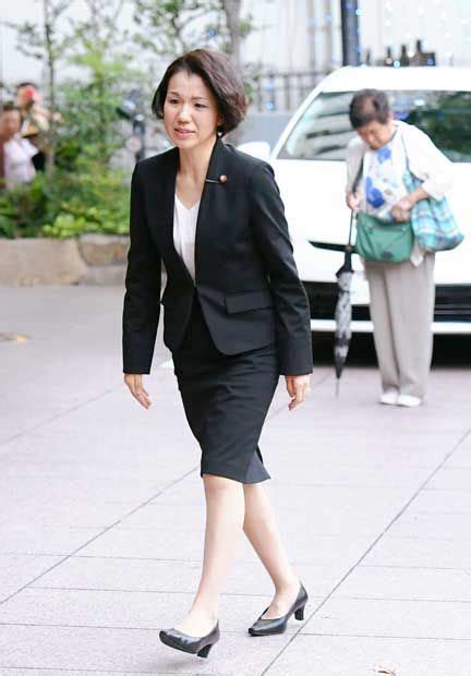 写真・図版（1枚目） ドン小西 豊田真由子議員のスーツに「不自然で演出くささがプンプン」〈週刊朝日〉 Aera Dot アエラドット