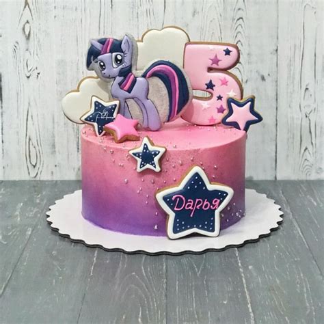 Торт под названием «мартышка и очки»😂 точнее «Лиса и аэрограф»😂😂😂 ...