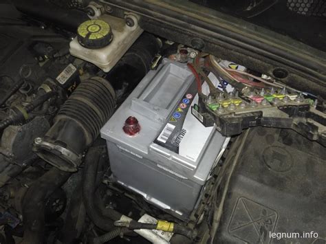 Как поменять аккумулятор Citroen C4, фото. Купить 7905525557, 640А ...