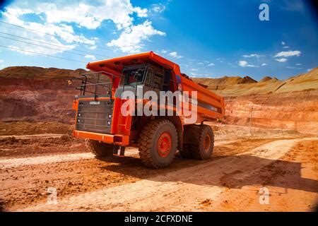 Orange Hitachi Quarry Dump Truck With Bauxite Aluminium Ore Mining And