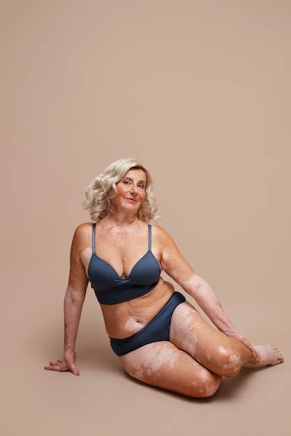 Page Mature Woman Underwear Pictures