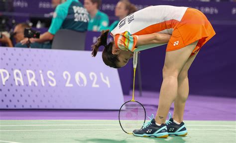 Lỡ cơ hội vàng ở set mở màn hot girl cầu lông Nguyễn Thùy Linh dừng bước sớm tại Olympic 2024