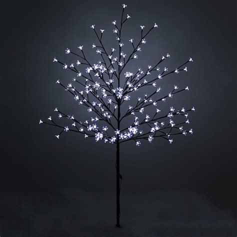 Led outdoor tree lights - Will Give A Remarkable Look To Your Location ...